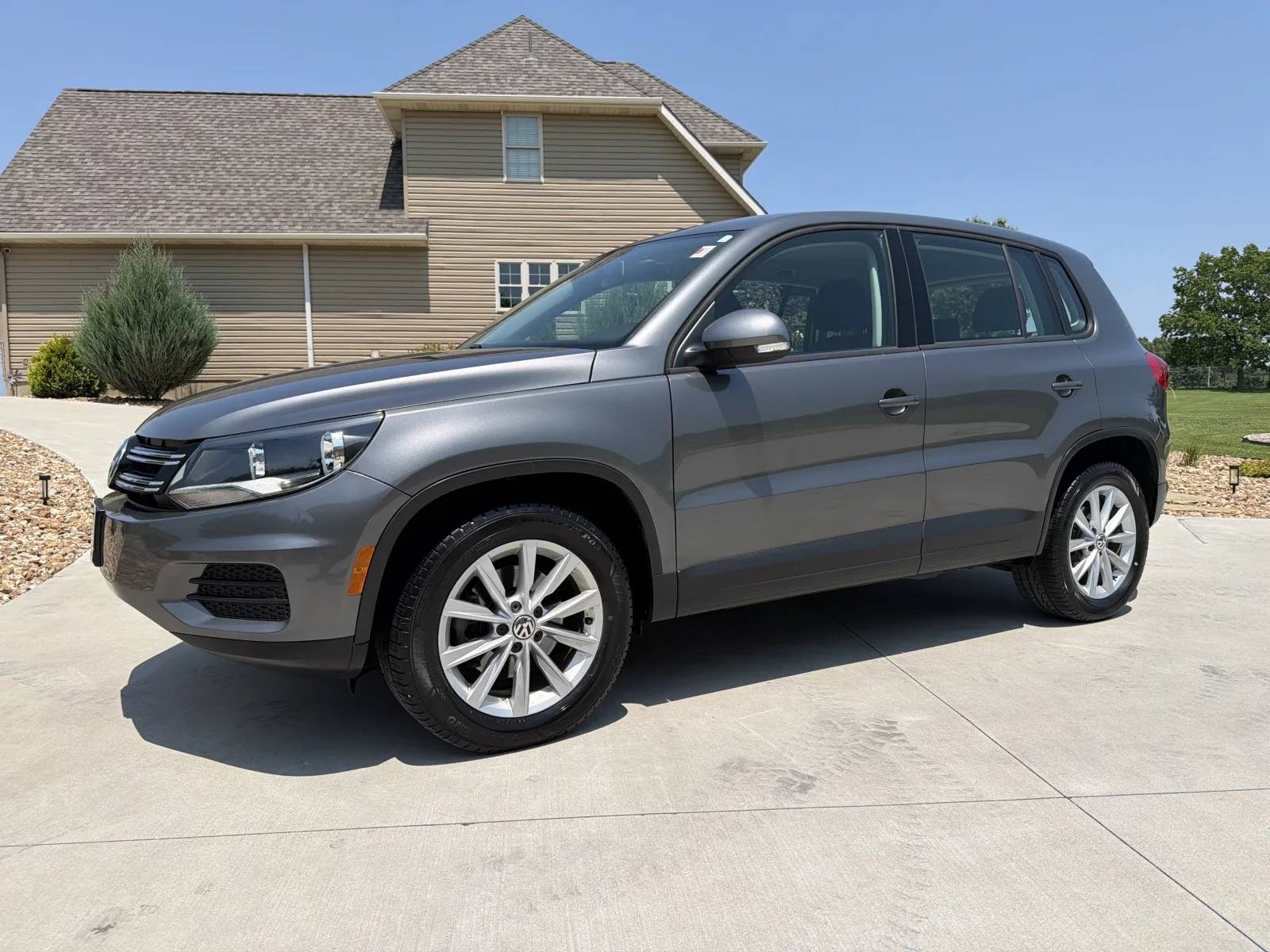Unknown 2017 Volkswagen Tiguan Limited 2.0T 4Motion Sport Utility 4D for sale in Clinton, MO