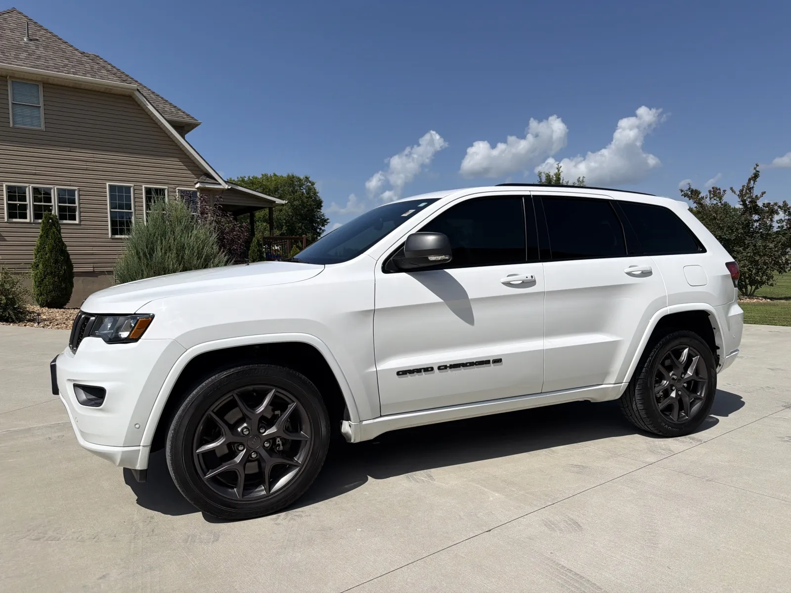 White 2021 Jeep Grand Cherokee 80th Edition Sport Utility 4D for sale in Clinton, MO
