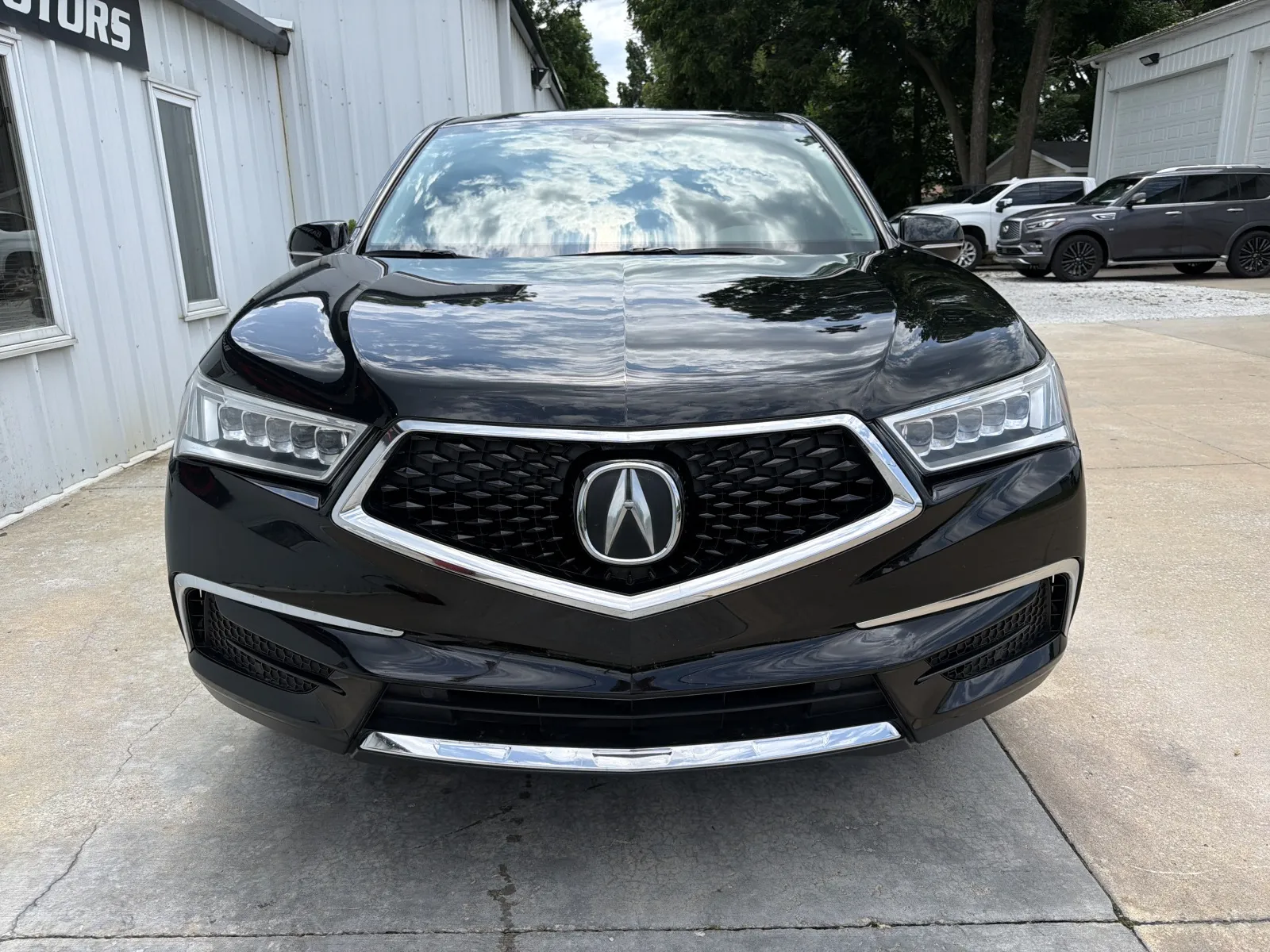 More photos of 2017 Acura MDX SH-AWD Sport Utility 4D at Banks Motors LLC, MO
