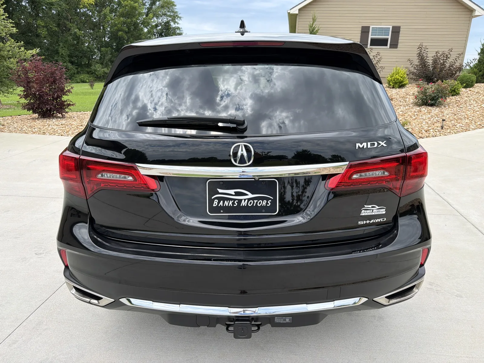 More photos of 2017 Acura MDX SH-AWD Sport Utility 4D at Banks Motors LLC, MO