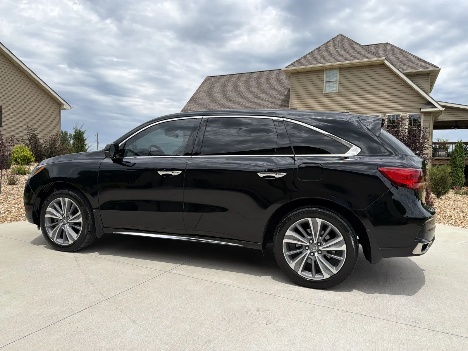 Another view of 2017 Acura MDX SH-AWD Sport Utility 4D for sale in Clinton, MO at Banks Motors LLC