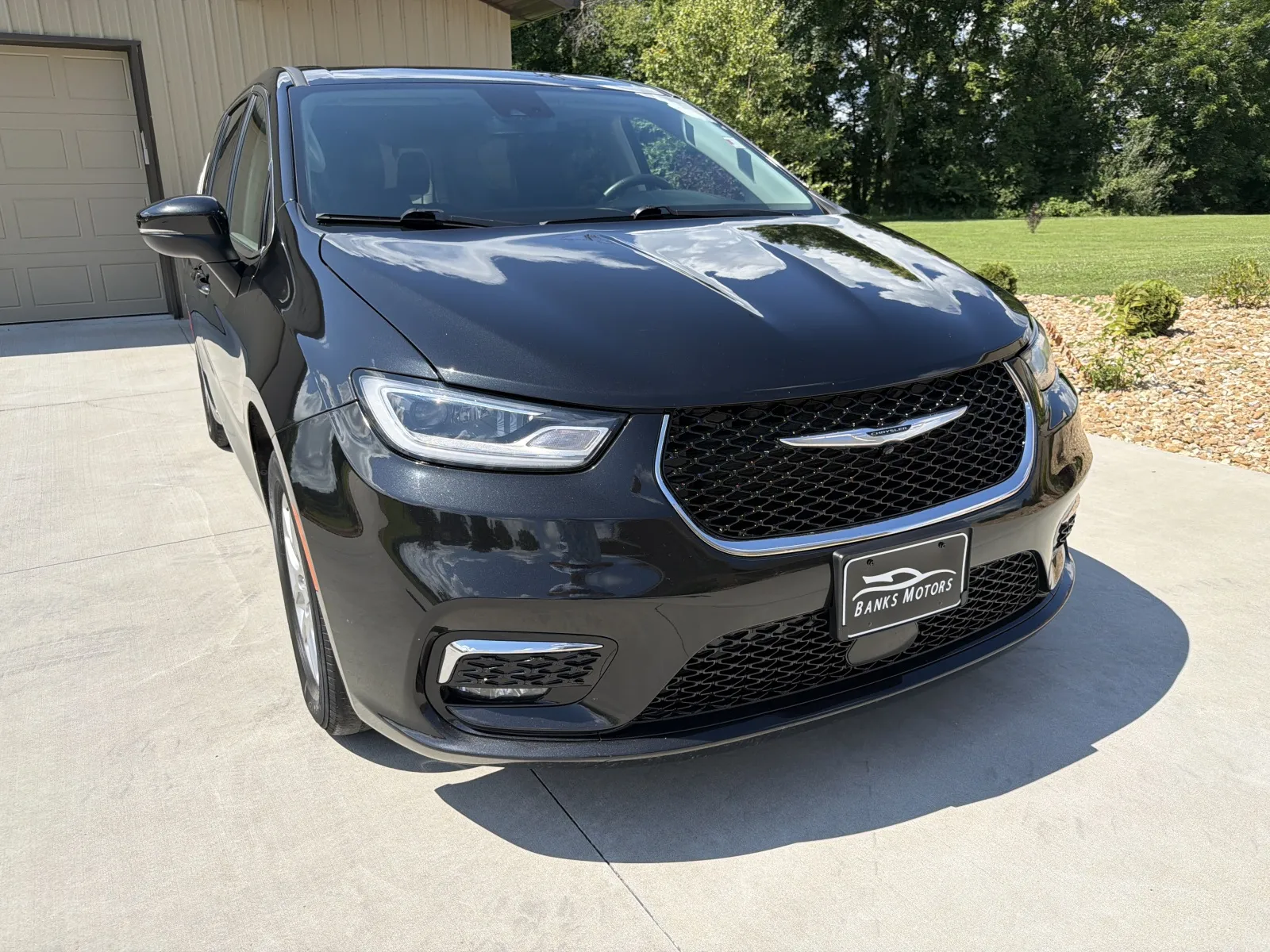 Chrysler Pacifica photo 8
