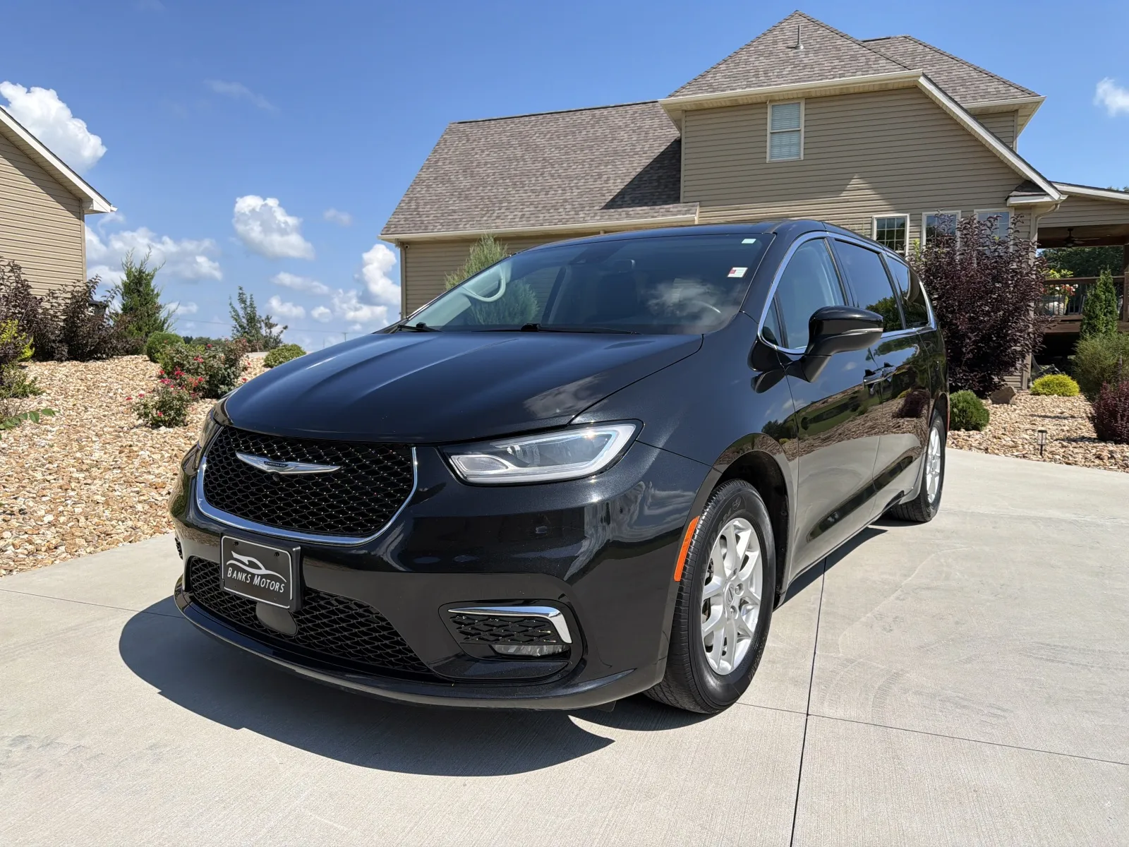 Chrysler Pacifica photo 9