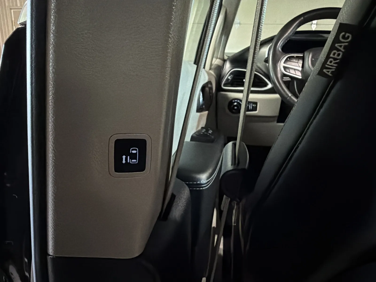 Chrysler Pacifica photo 41