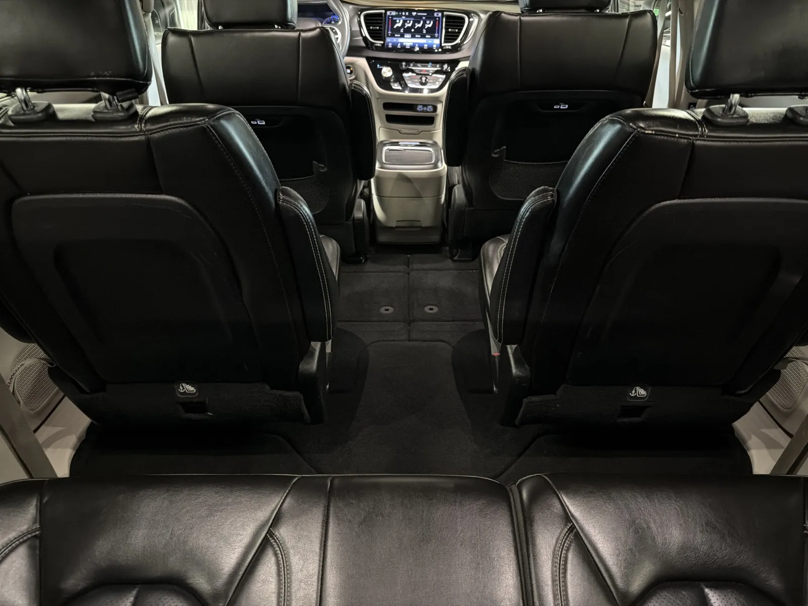 Chrysler Pacifica photo 24