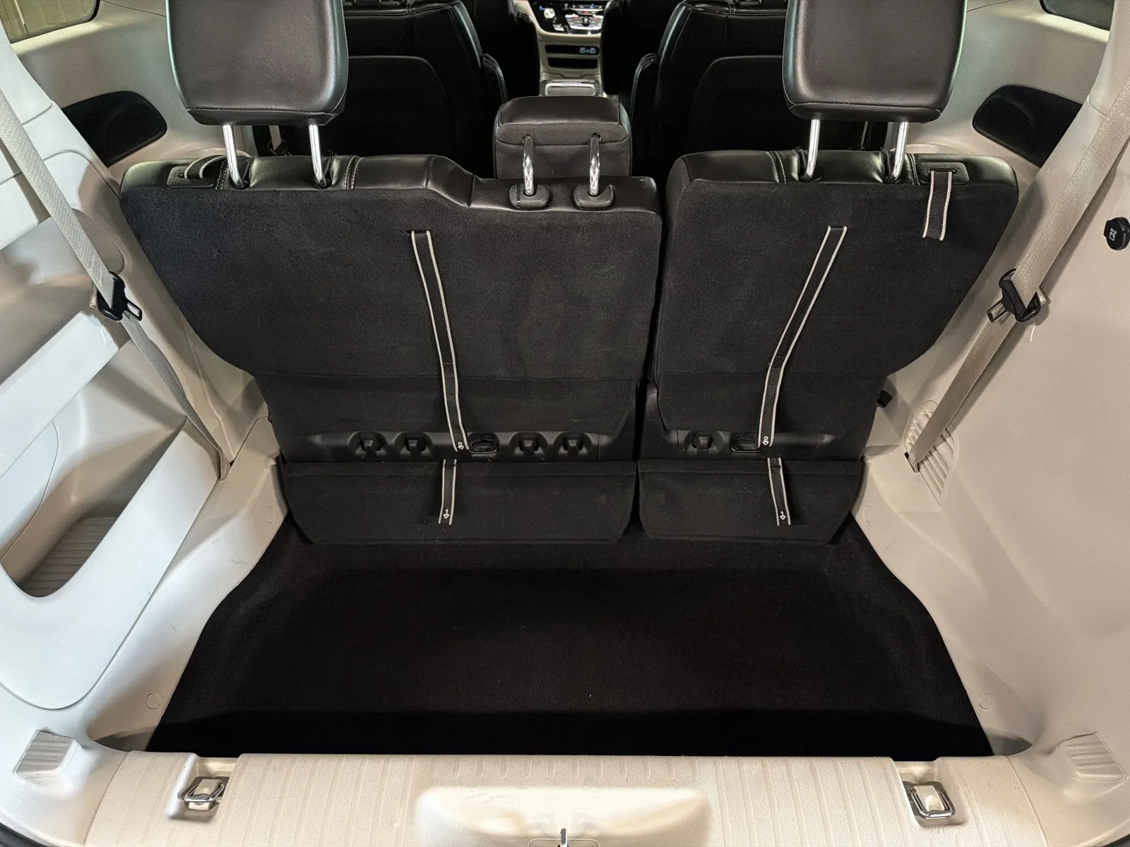 Chrysler Pacifica photo 23