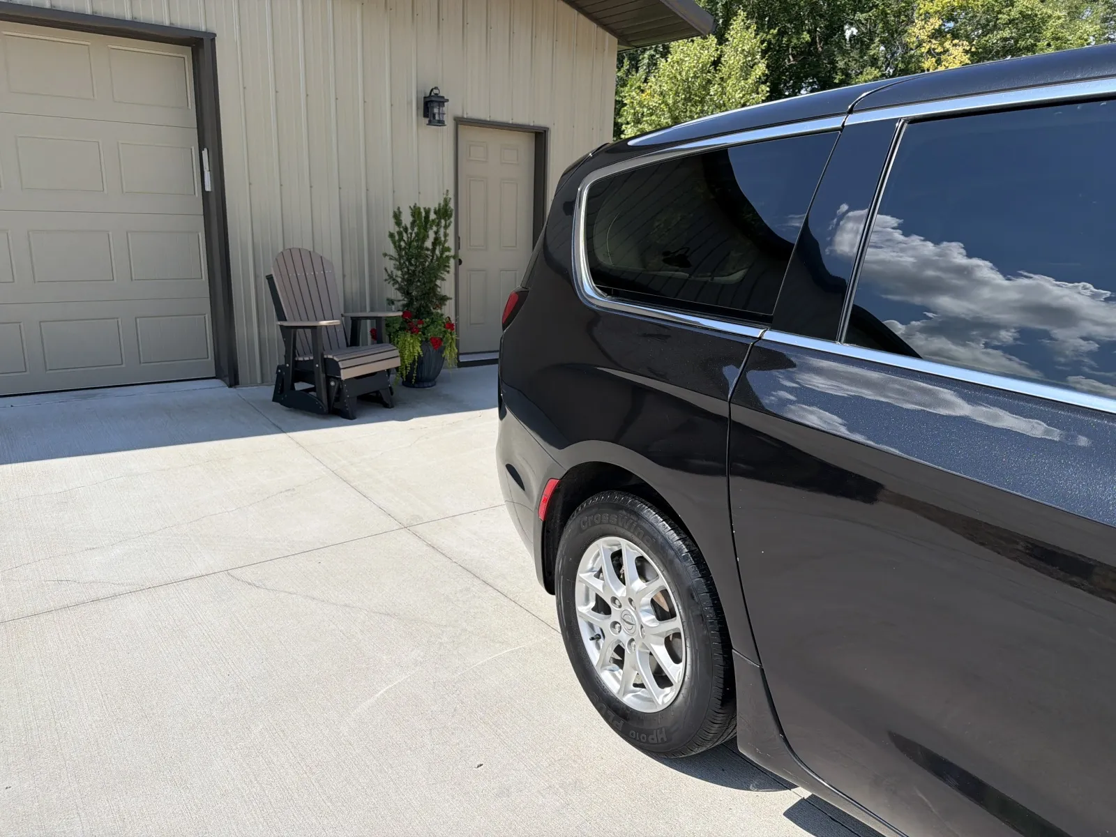 Chrysler Pacifica photo 11