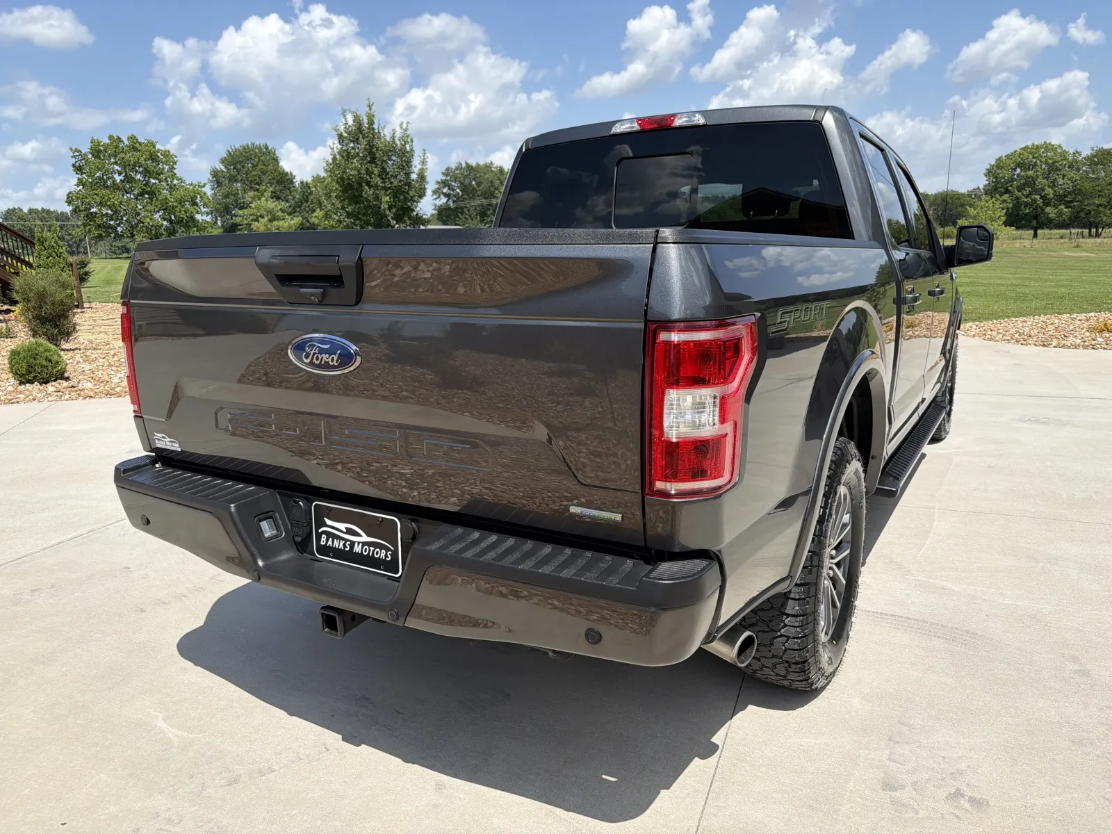 More photos of 2020 Ford F-150 SuperCrew Cab XLT Pickup 4D 5 1/2 ft at Banks Motors LLC, MO