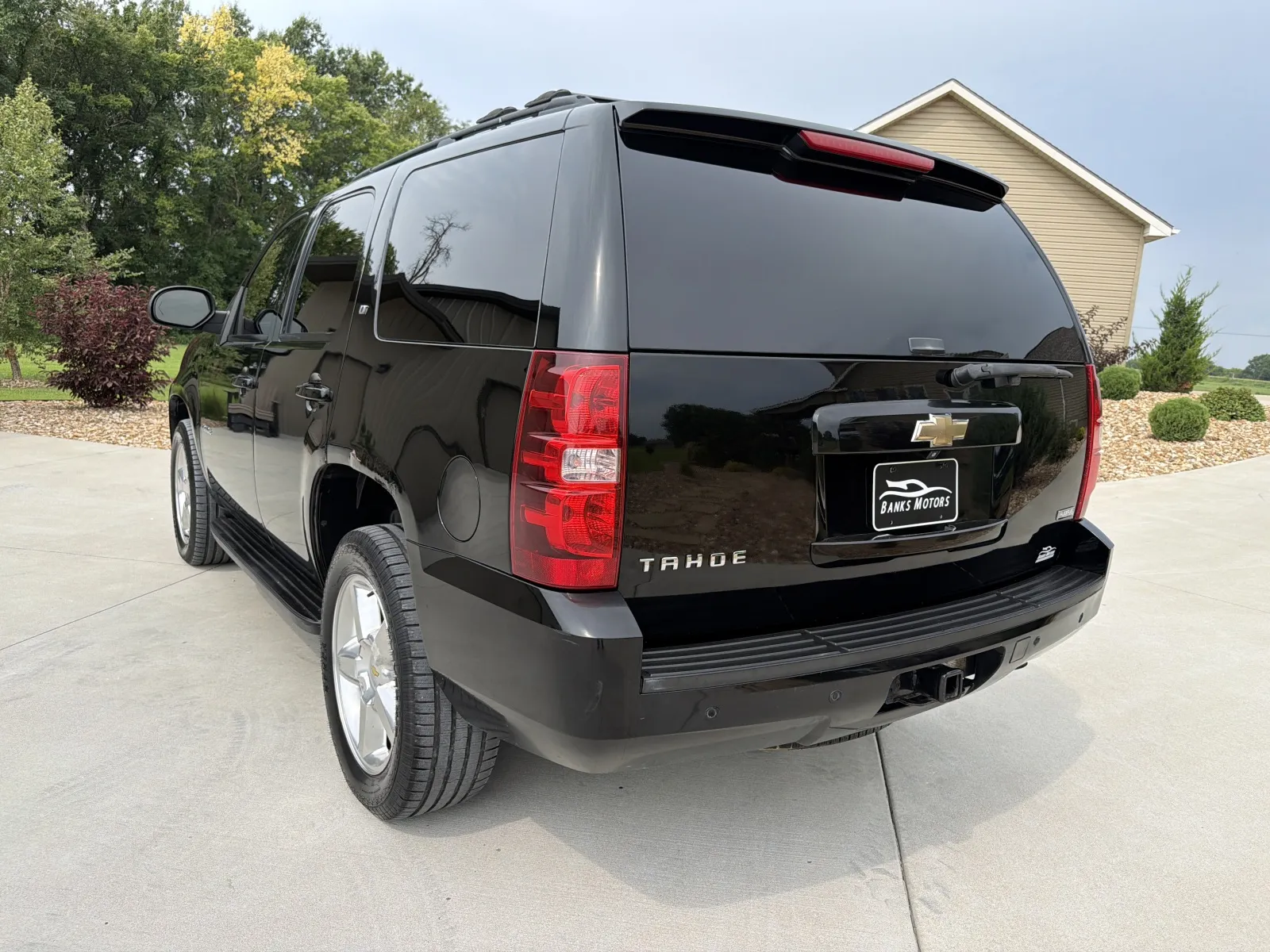 Another view of 2009 Chevrolet Tahoe LT Sport Utility 4D for sale in Clinton, MO at Banks Motors LLC
