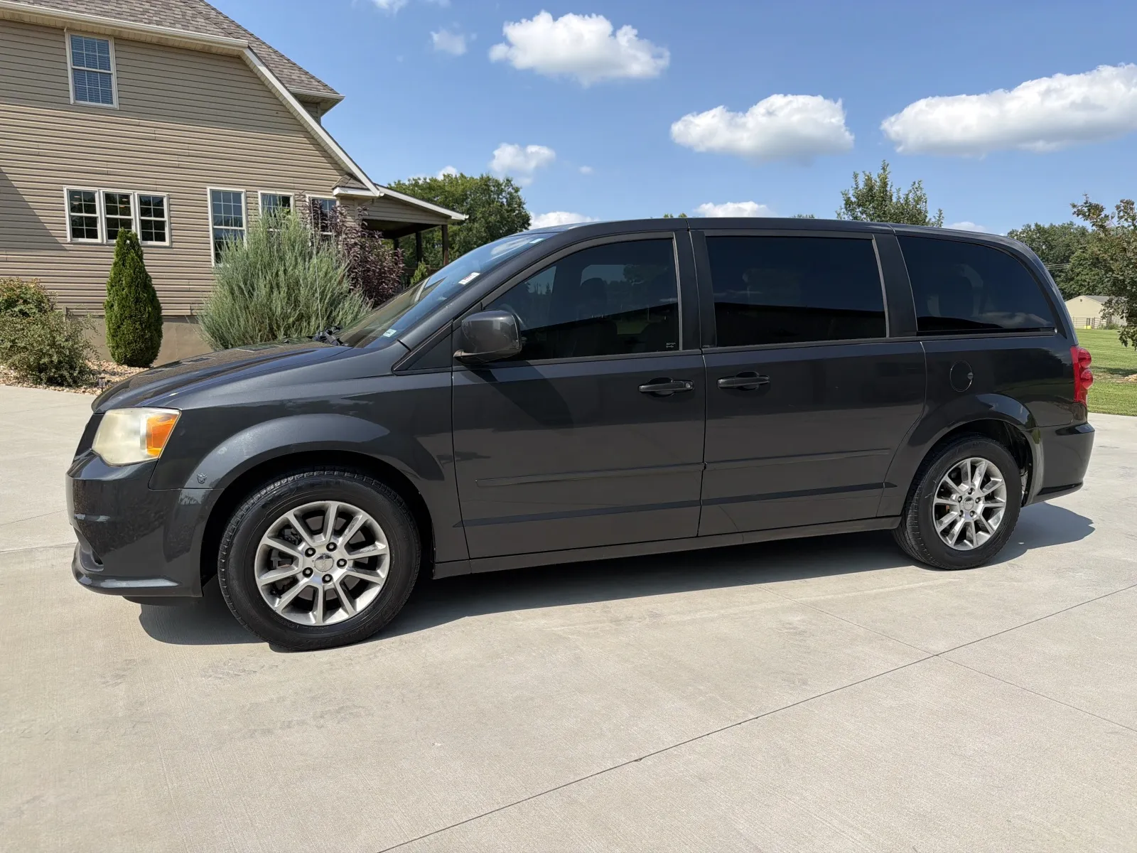 Unknown 2012 Dodge Grand Caravan Passenger R/T Minivan 4D for sale in Clinton, MO