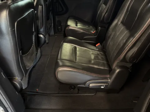 Another view of 2012 Dodge Grand Caravan Passenger R/T Minivan 4D for sale in Clinton, MO at Banks Motors LLC