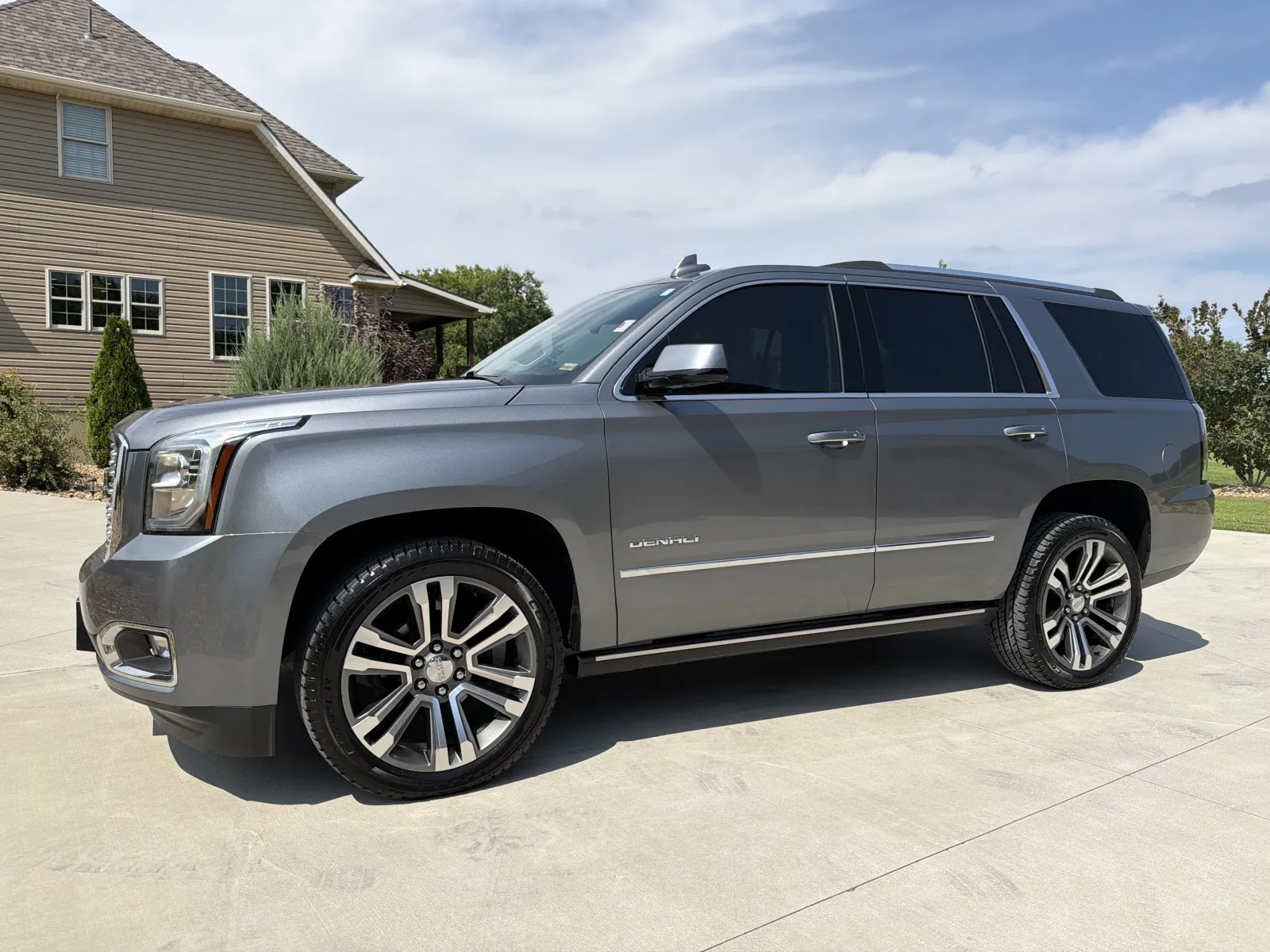 Photos of 2020 GMC Yukon Denali Sport Utility 4D for sale in Clinton, MO at Banks Motors LLC