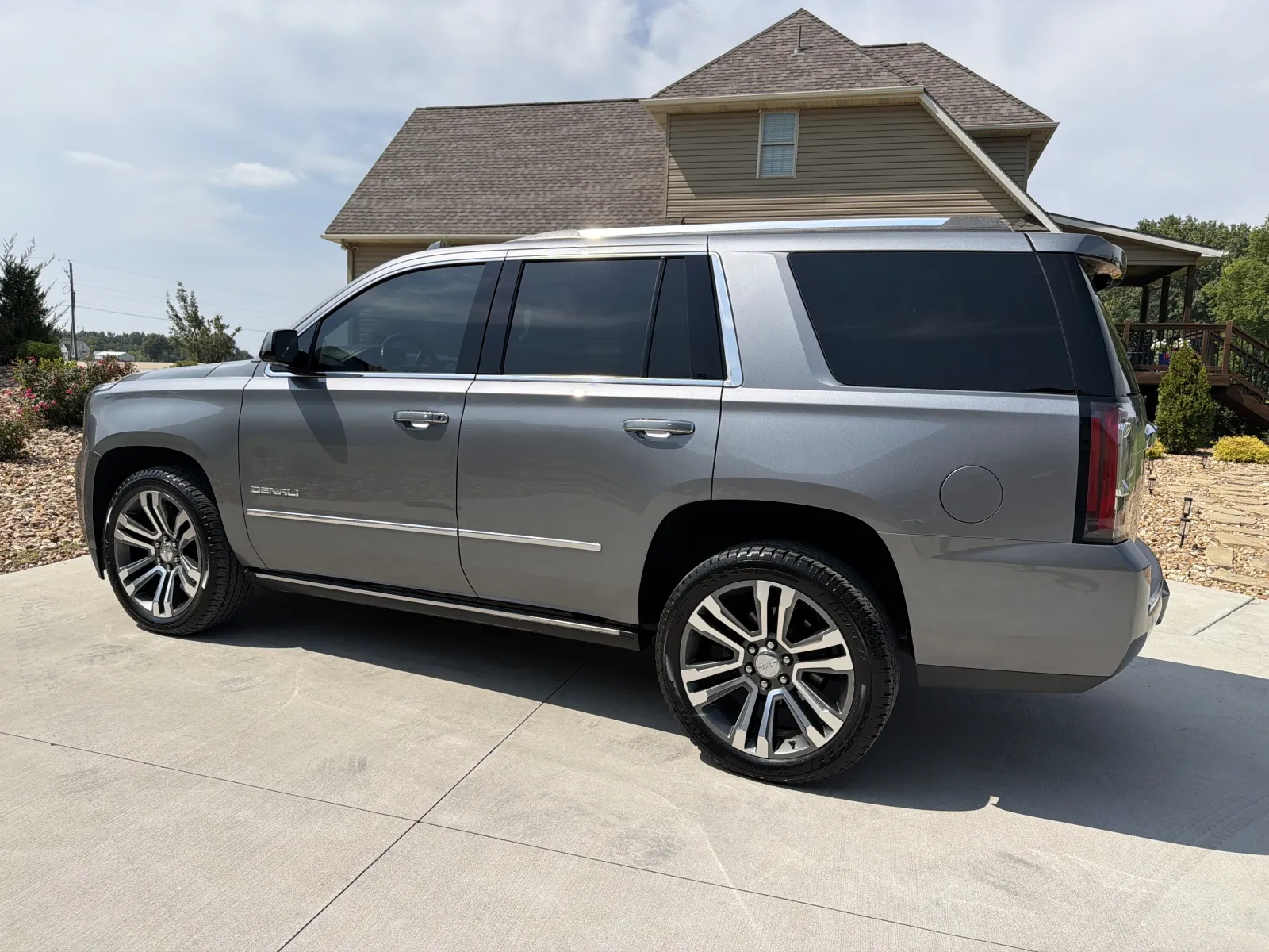 Another view of 2020 GMC Yukon Denali Sport Utility 4D for sale in Clinton, MO at Banks Motors LLC