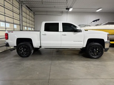 Another view of 2018 Chevrolet Silverado 1500 Crew Cab LT Pickup 4D 5 3/4 ft for sale in Clinton, MO at Banks Motors LLC
