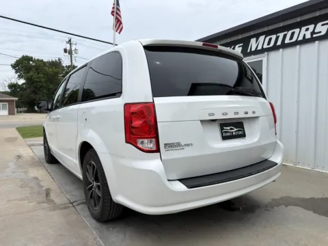 Another view of 2018 Dodge Grand Caravan Passenger SXT Minivan 4D for sale in Clinton, MO at Banks Motors LLC