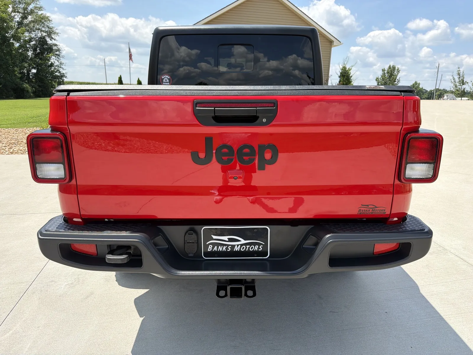More photos of 2022 Jeep Gladiator Sport Altitude Pickup 4D 5 ft at Banks Motors LLC, MO