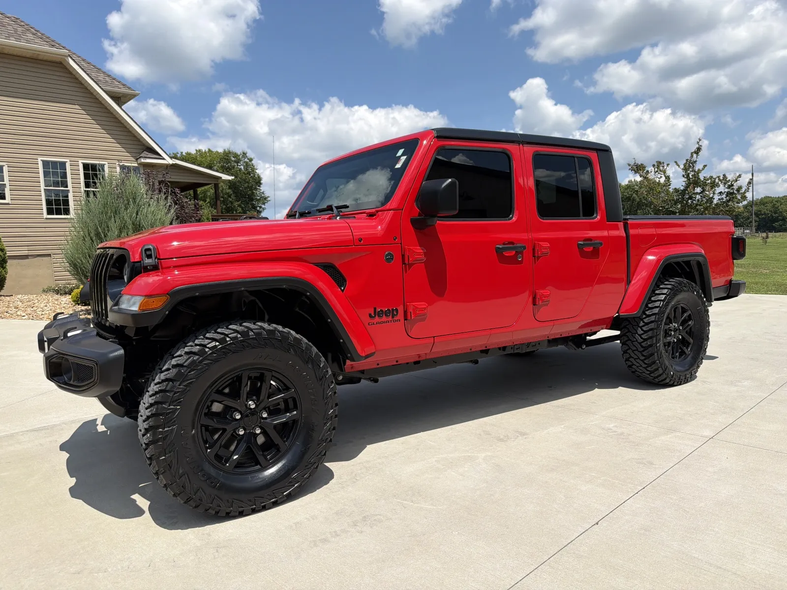 Red 2022 Jeep Gladiator Sport Altitude Pickup 4D 5 ft for sale in Clinton, MO