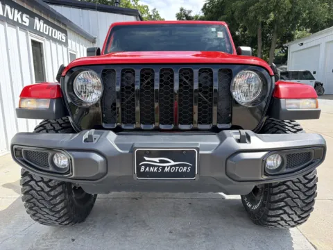 Another view of 2022 Jeep Gladiator Sport Altitude Pickup 4D 5 ft for sale in Clinton, MO at Banks Motors LLC