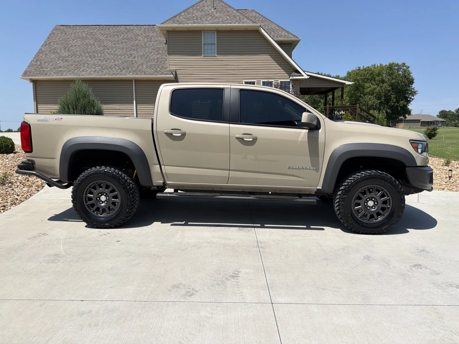 More photos of 2022 Chevrolet Colorado Crew Cab ZR2 Pickup 4D 5 ft at Banks Motors LLC, MO