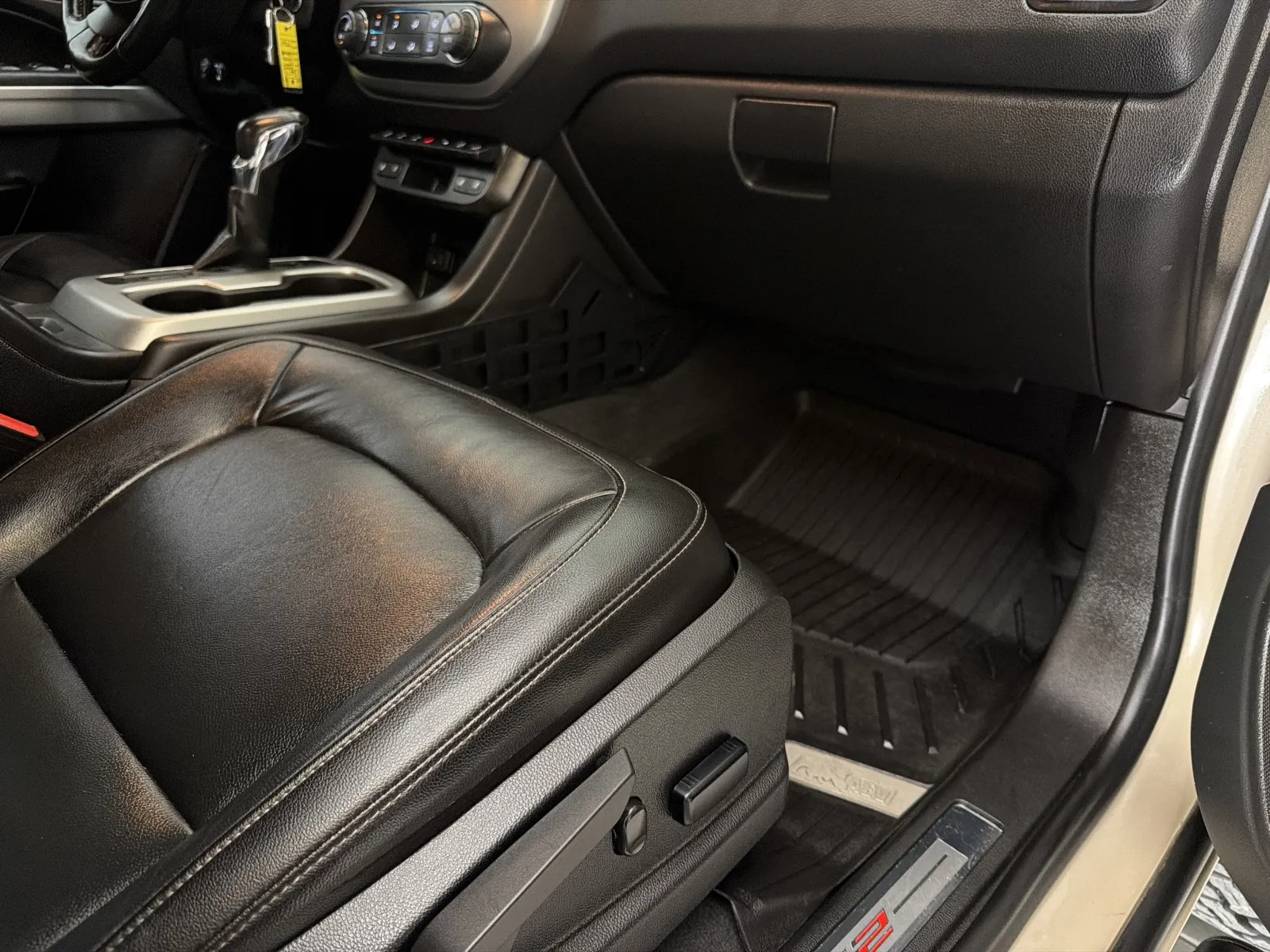 Chevrolet Colorado photo 17