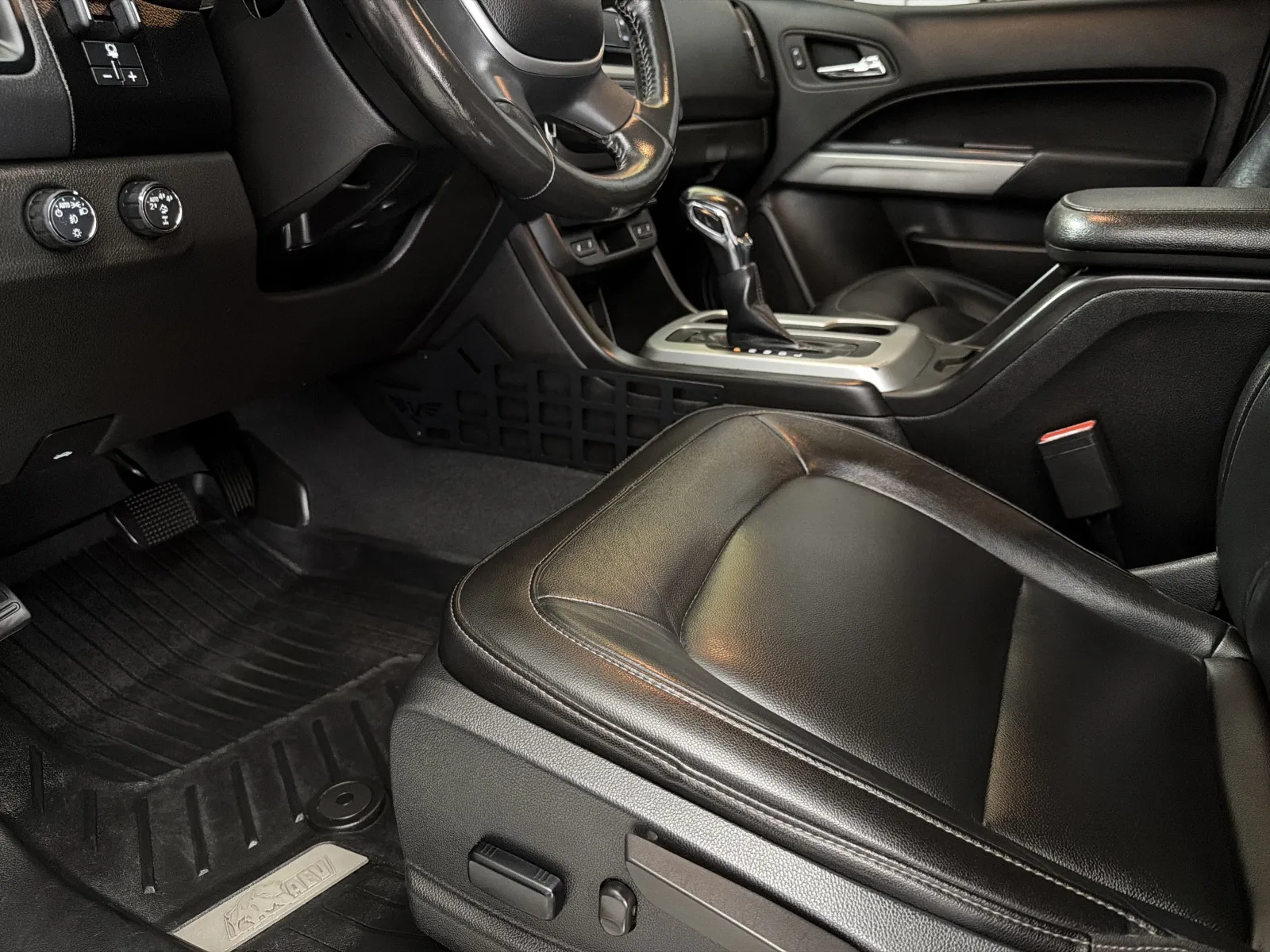 Chevrolet Colorado photo 14