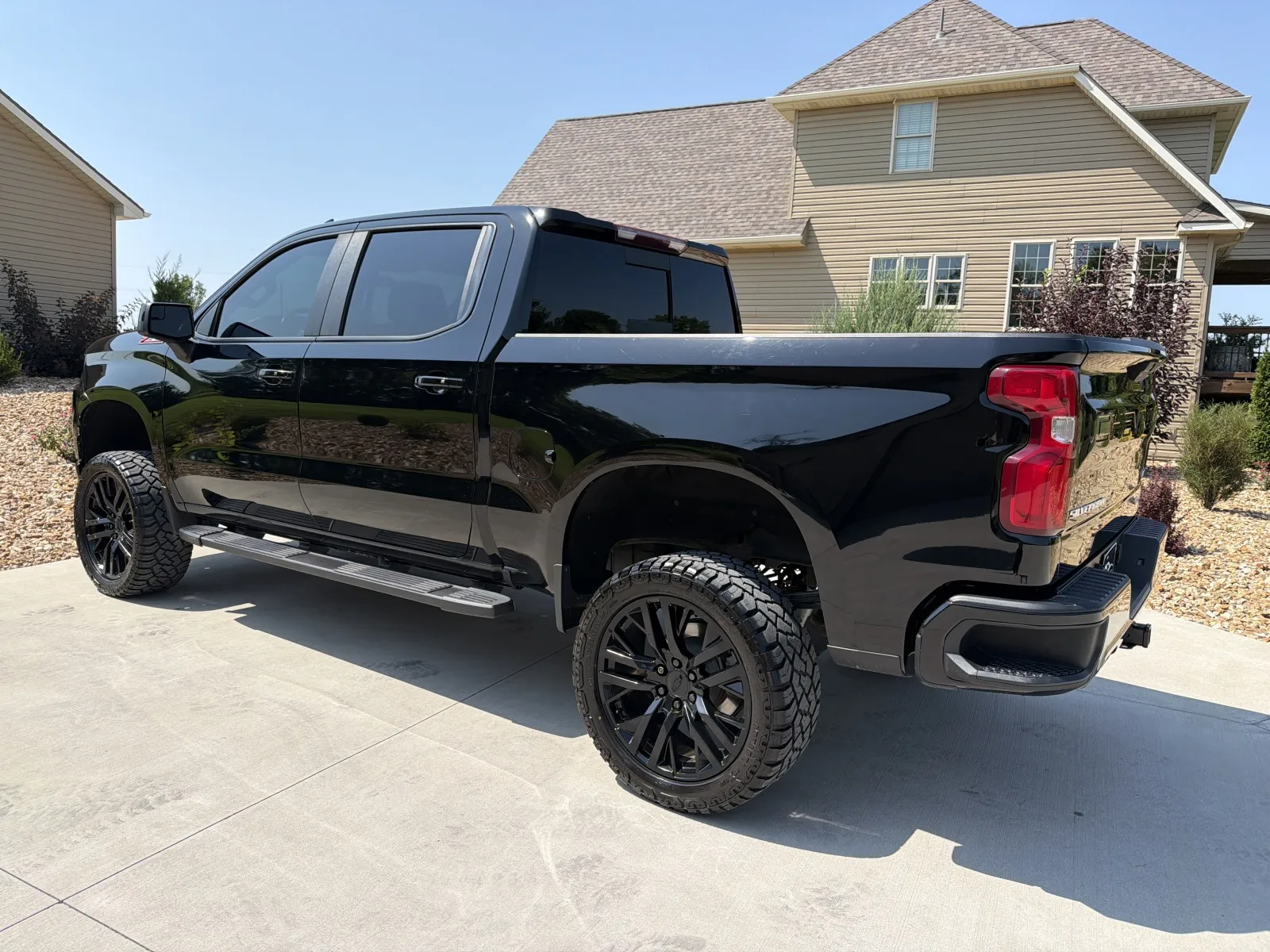 More photos of 2019 Chevrolet Silverado 1500 Crew Cab RST Pickup 4D 5 3/4 ft at Banks Motors LLC, MO