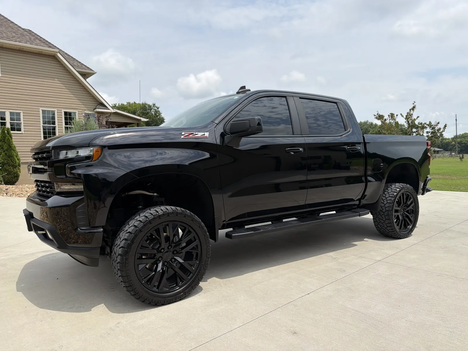 Photos of 2019 Chevrolet Silverado 1500 Crew Cab RST Pickup 4D 5 3/4 ft for sale in Clinton, MO at Banks Motors LLC