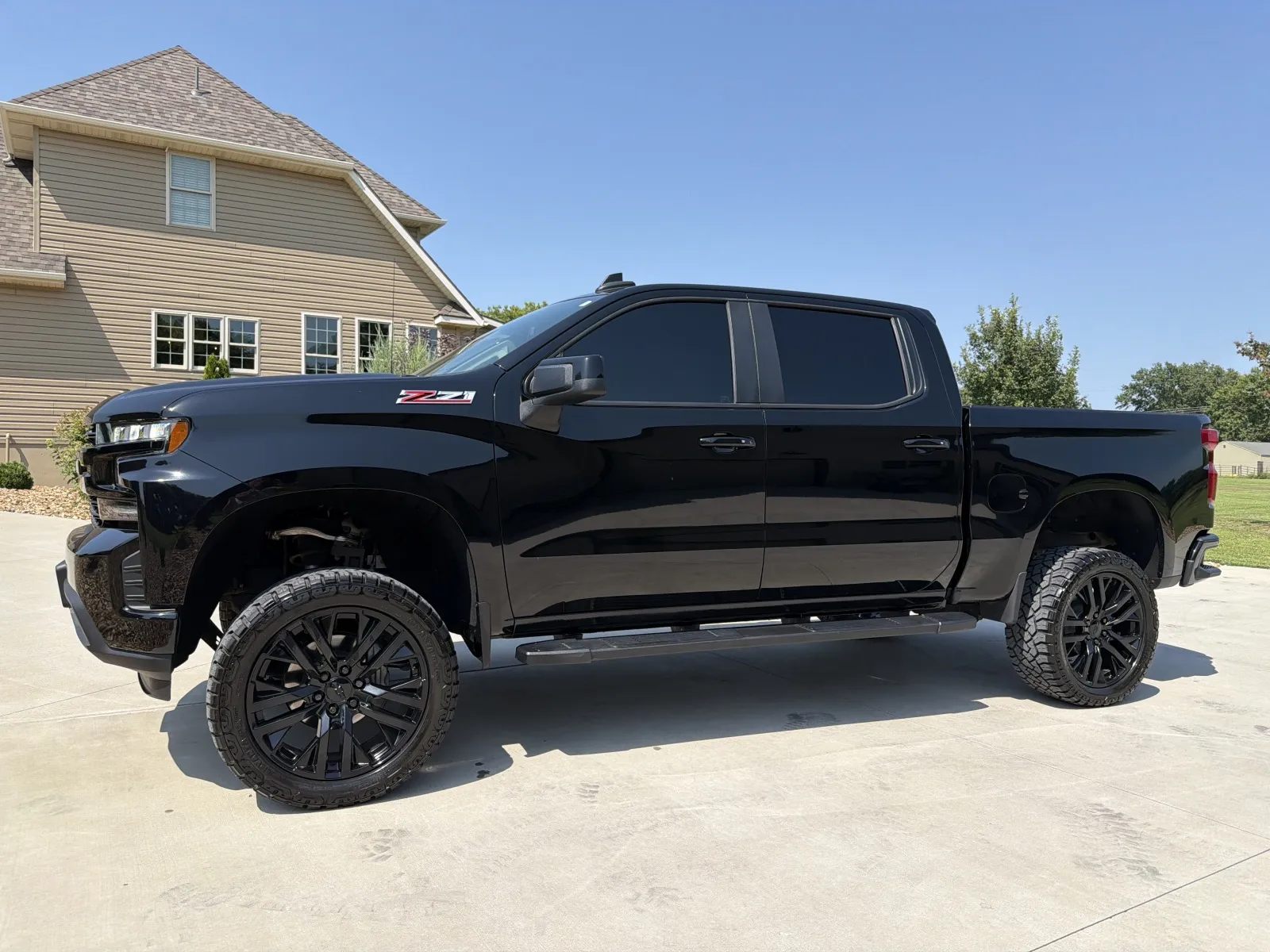 Photos of 2019 Chevrolet Silverado 1500 Crew Cab RST Pickup 4D 5 3/4 ft for sale in Clinton, MO at Banks Motors LLC