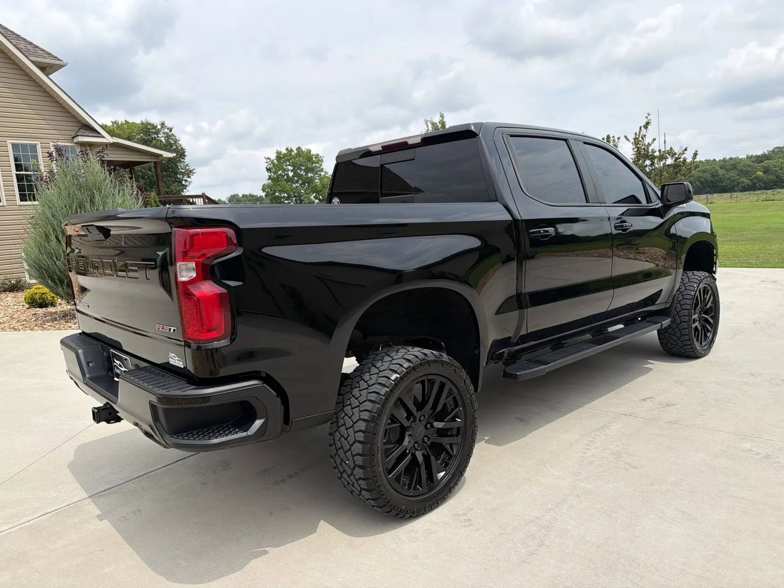 More photos of 2019 Chevrolet Silverado 1500 Crew Cab RST Pickup 4D 5 3/4 ft at Banks Motors LLC, MO