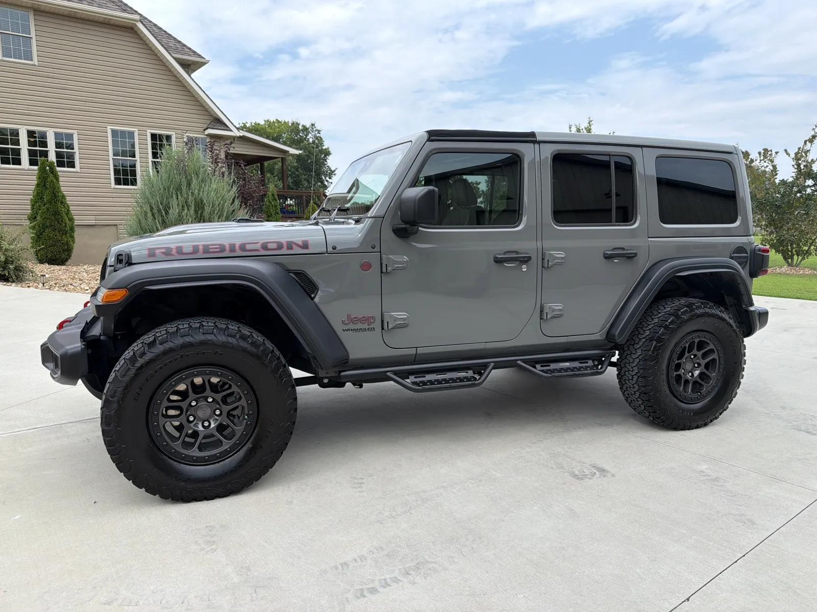 Photos of 2022 Jeep Wrangler Unlimited Rubicon Sport Utility 4D for sale in Clinton, MO at Banks Motors LLC