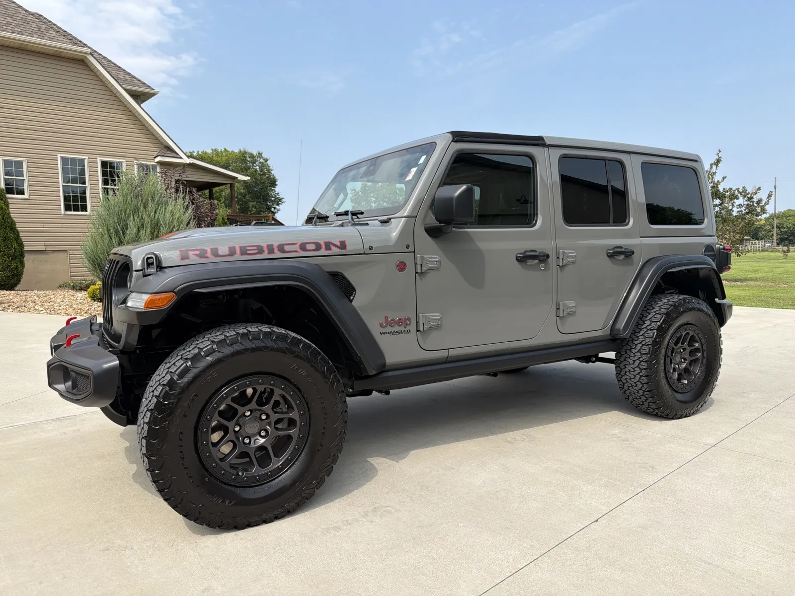 Photos of 2022 Jeep Wrangler Unlimited Rubicon Sport Utility 4D for sale in Clinton, MO at Banks Motors LLC