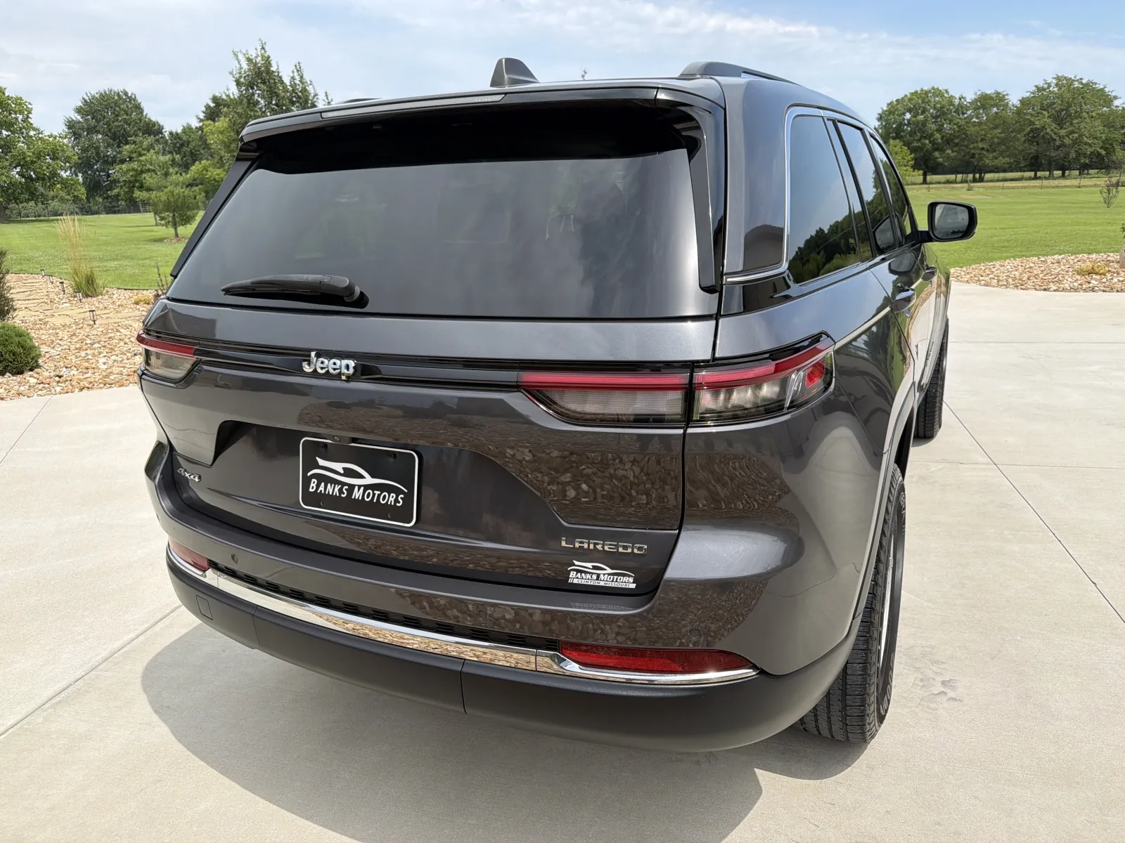 More photos of 2023 Jeep Grand Cherokee Laredo Sport Utility 4D at Banks Motors LLC, MO
