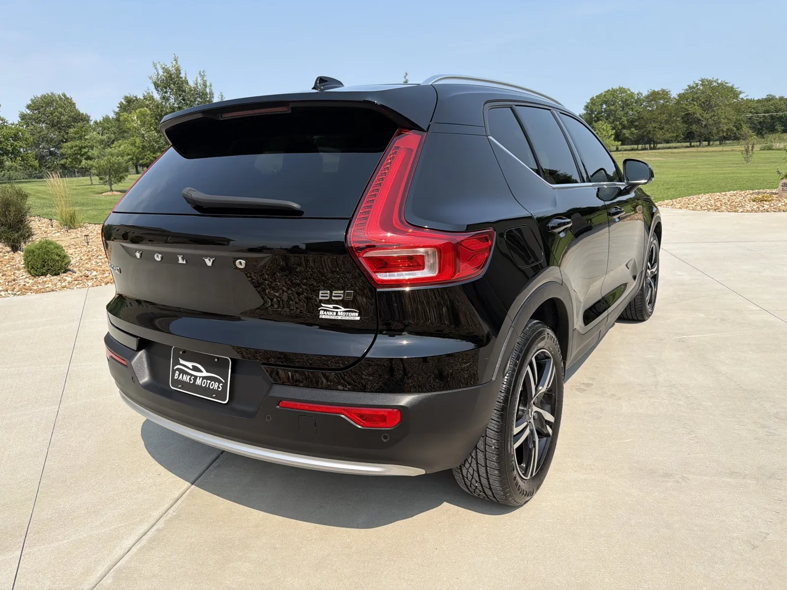 More photos of 2023 Volvo XC40 B5 Plus Bright Theme Sport Utility 4D at Banks Motors LLC, MO