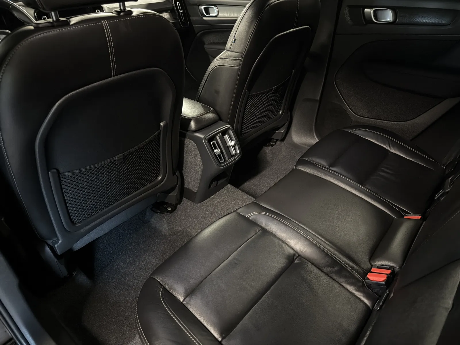Volvo XC40 photo 32