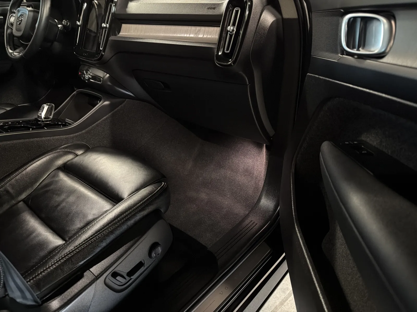 Volvo XC40 photo 18