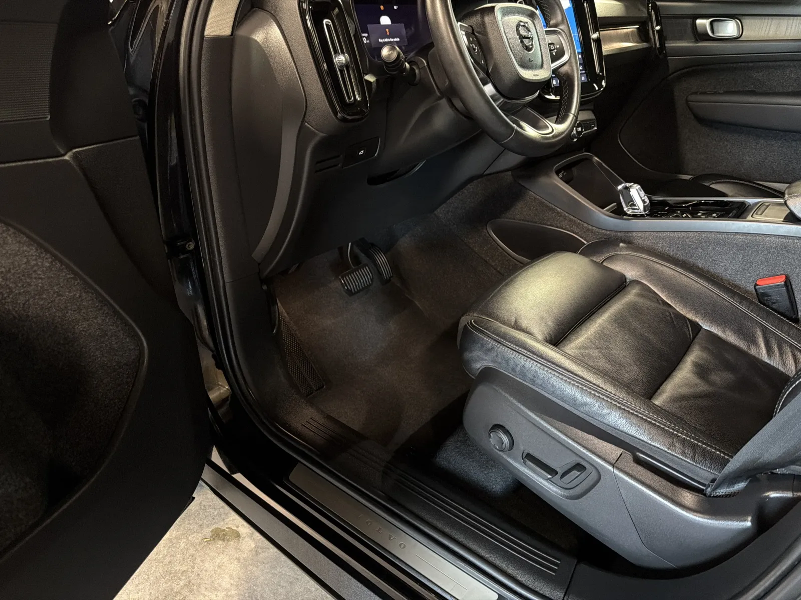 Volvo XC40 photo 16