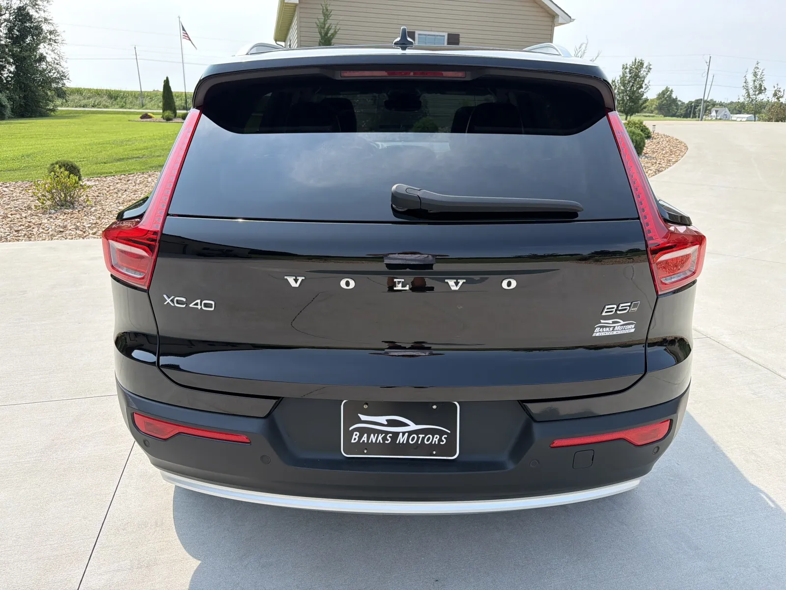 More photos of 2023 Volvo XC40 B5 Plus Bright Theme Sport Utility 4D at Banks Motors LLC, MO