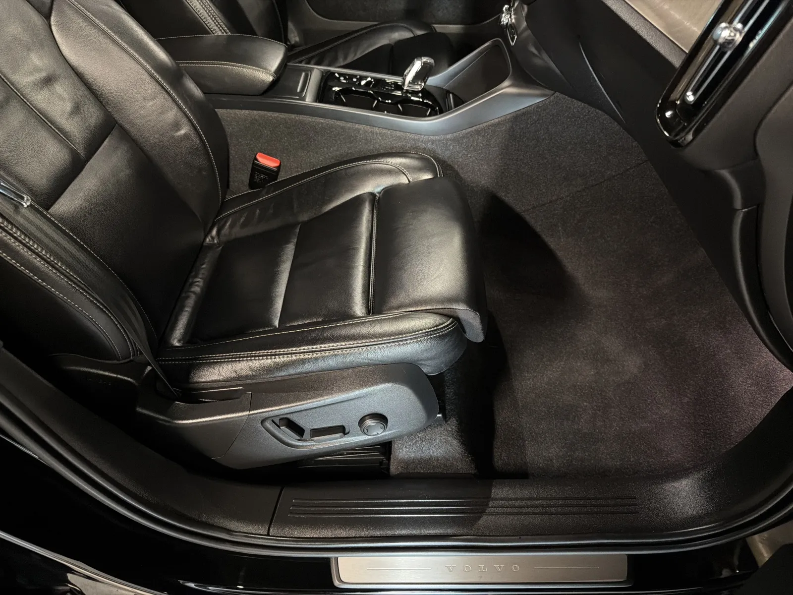 Volvo XC40 photo 19