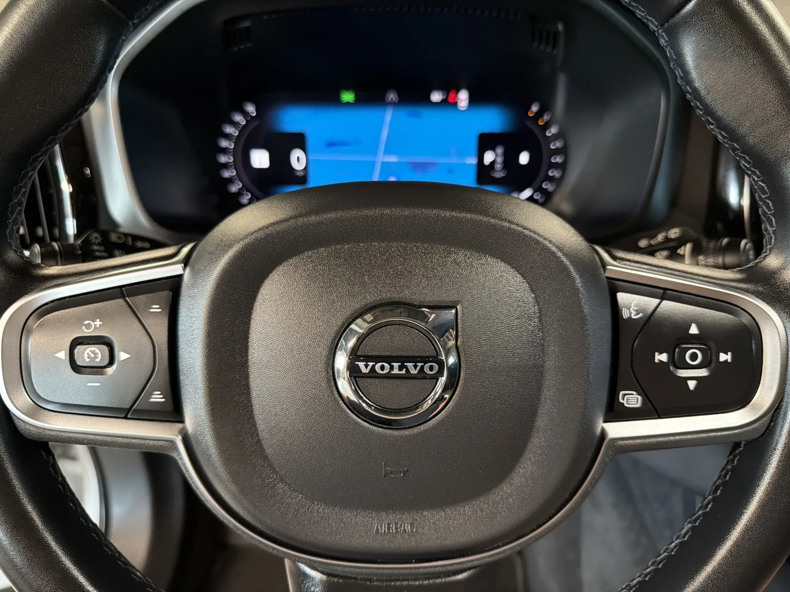 Volvo XC60 photo 18