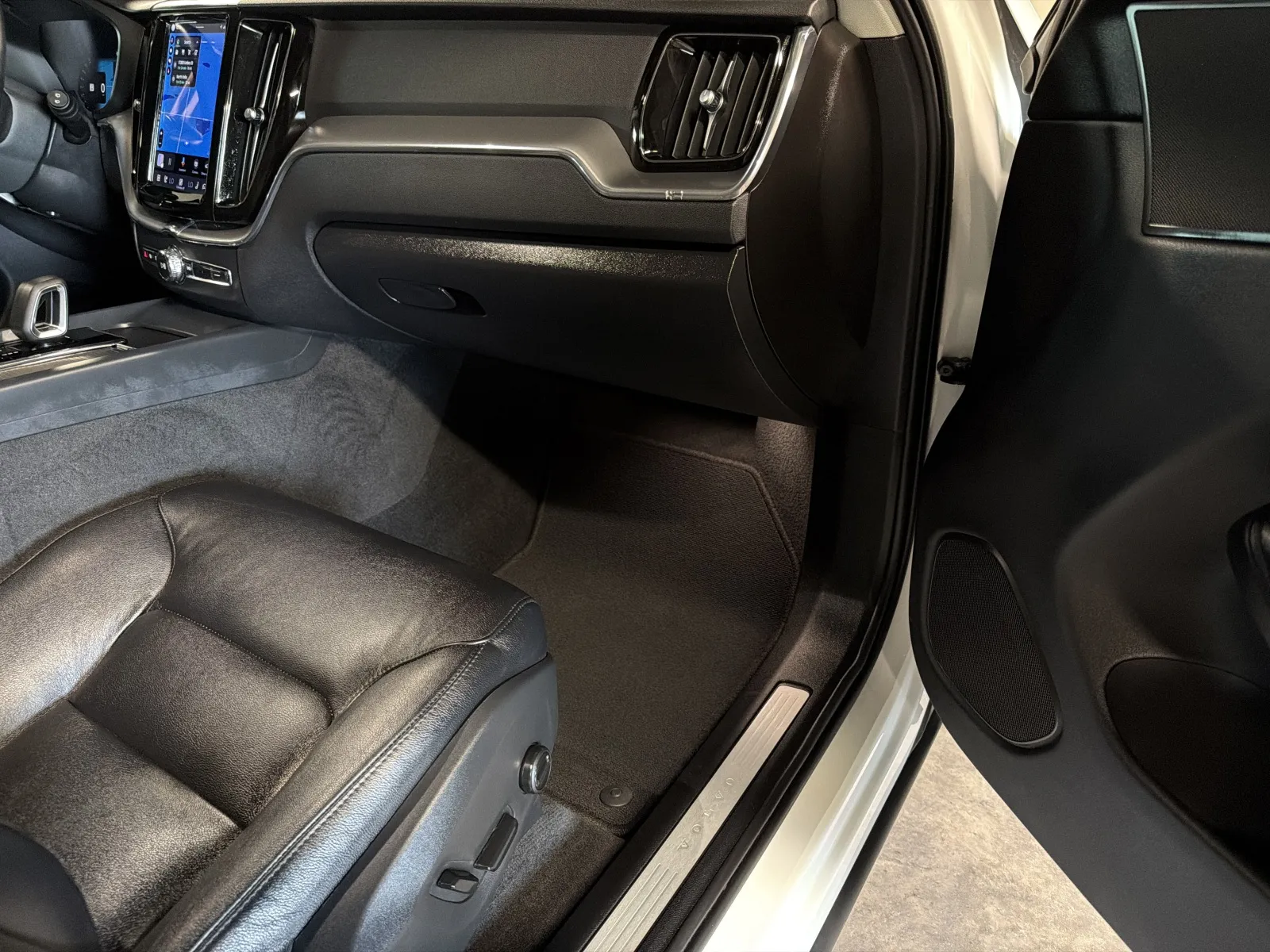 Volvo XC60 photo 17