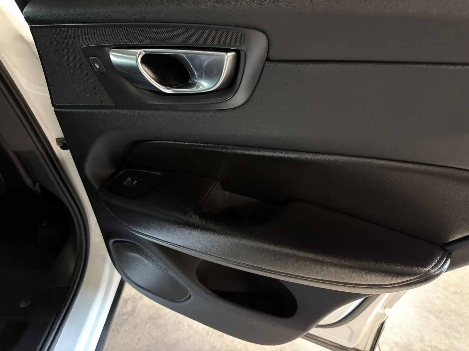 Volvo XC60 photo 36