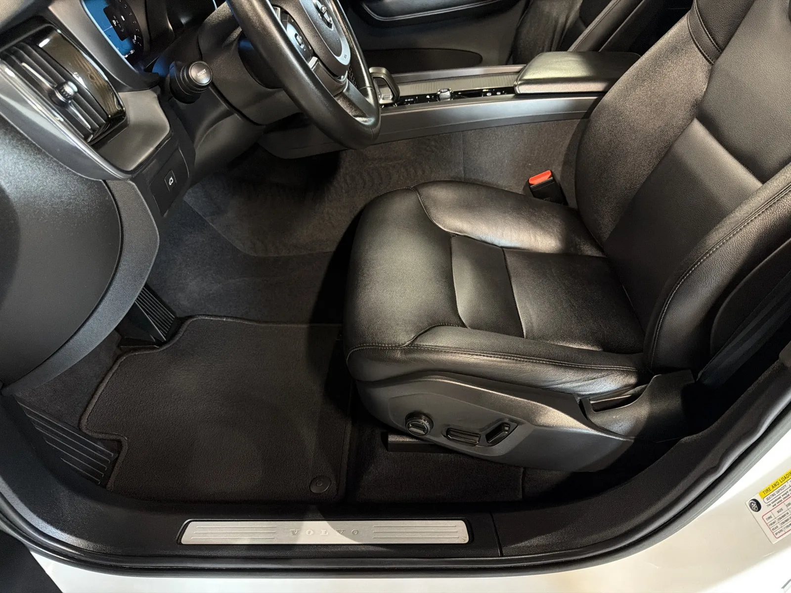Volvo XC60 photo 38