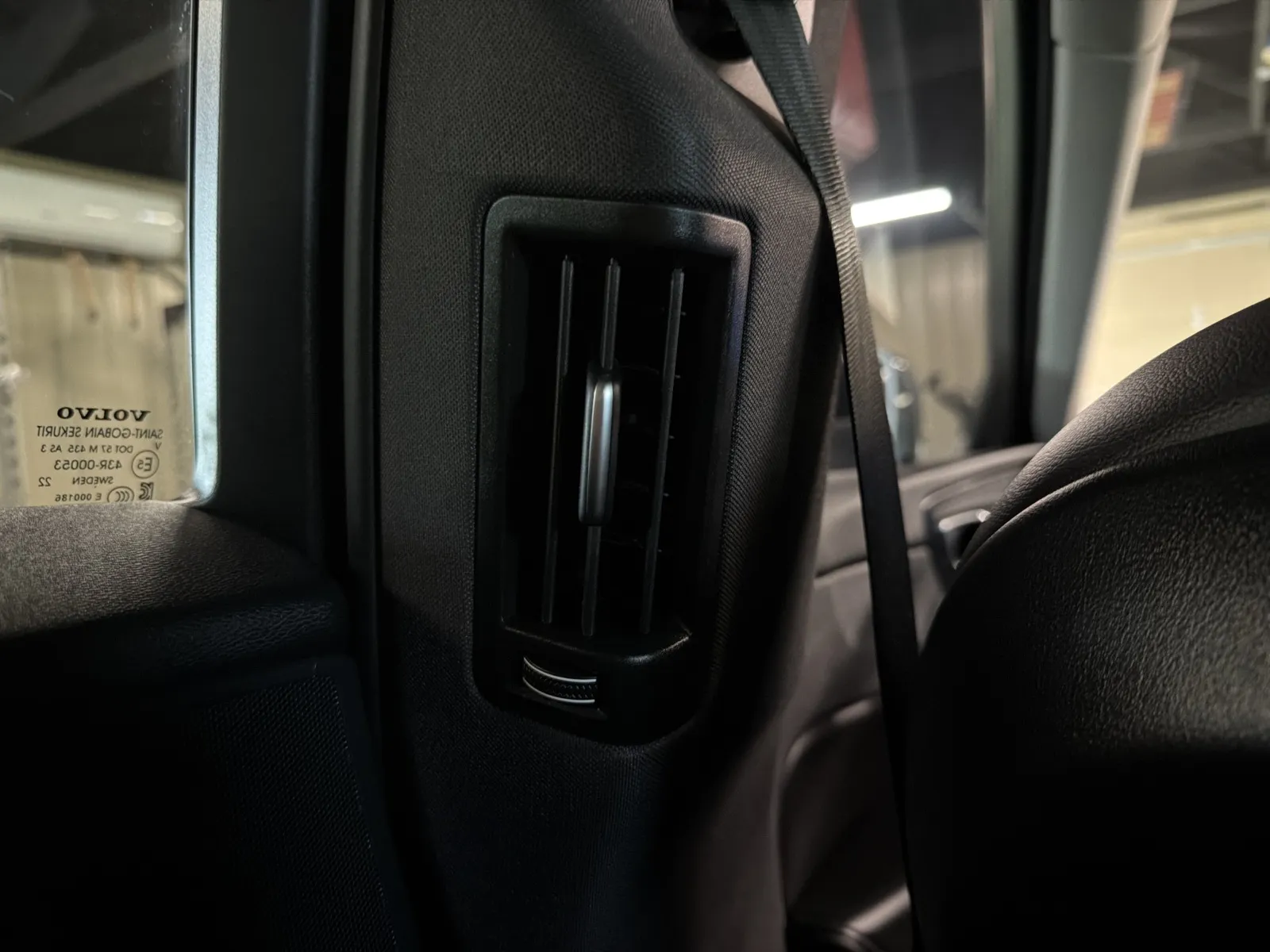 Volvo XC60 photo 47