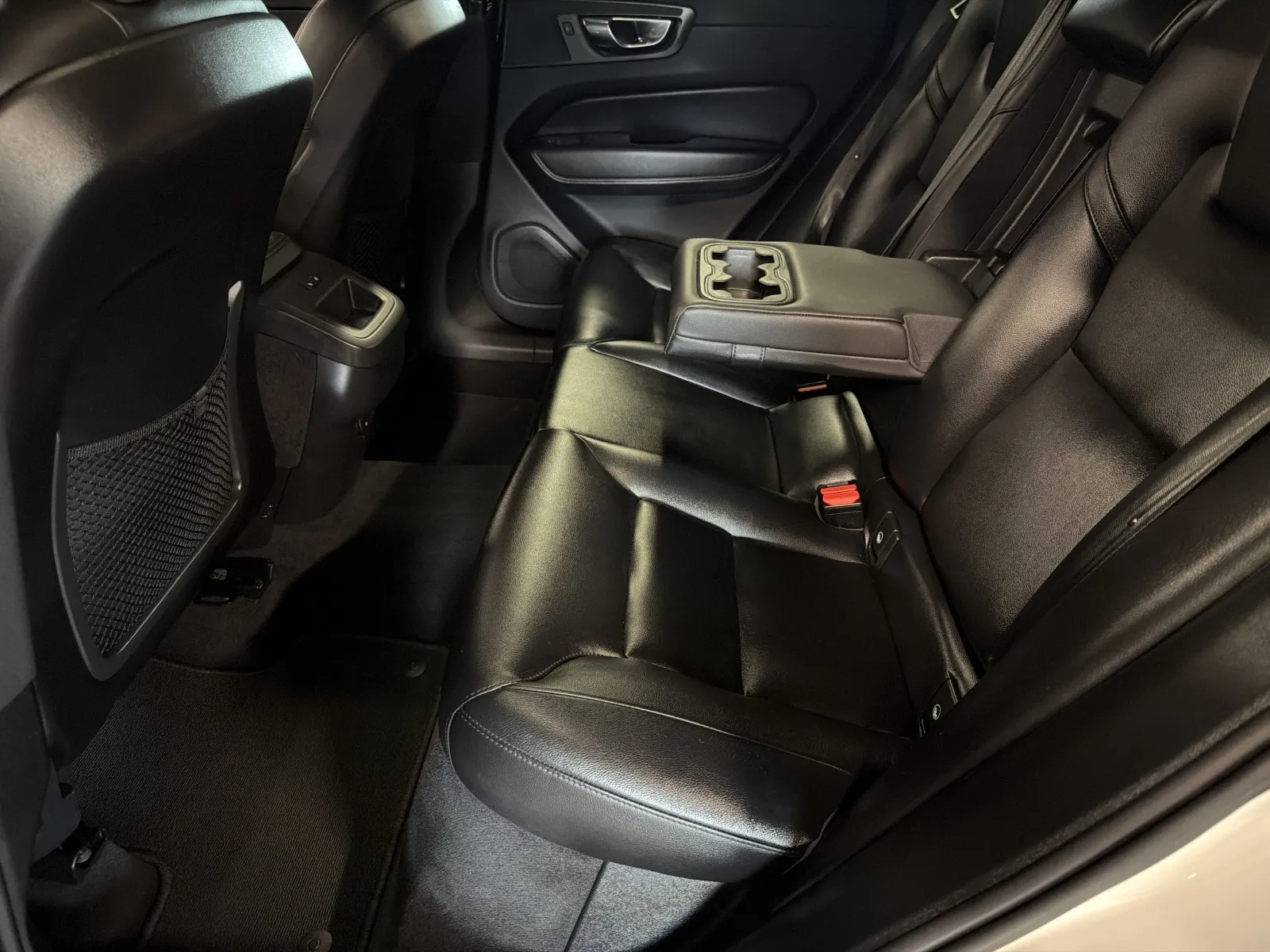 Volvo XC60 photo 23