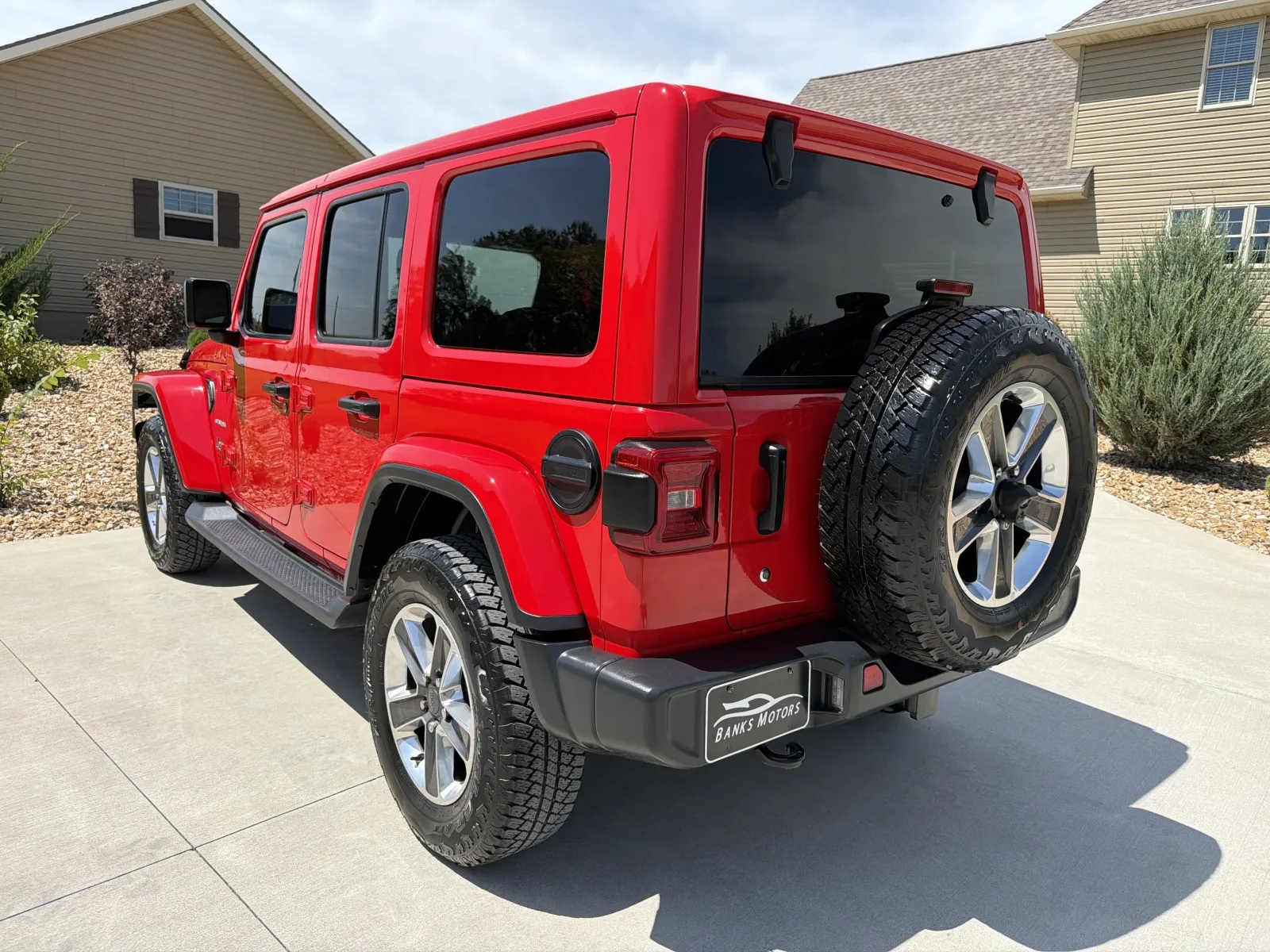 More photos of 2018 Jeep Wrangler Unlimited All New Sahara Sport Utility 4D at Banks Motors LLC, MO