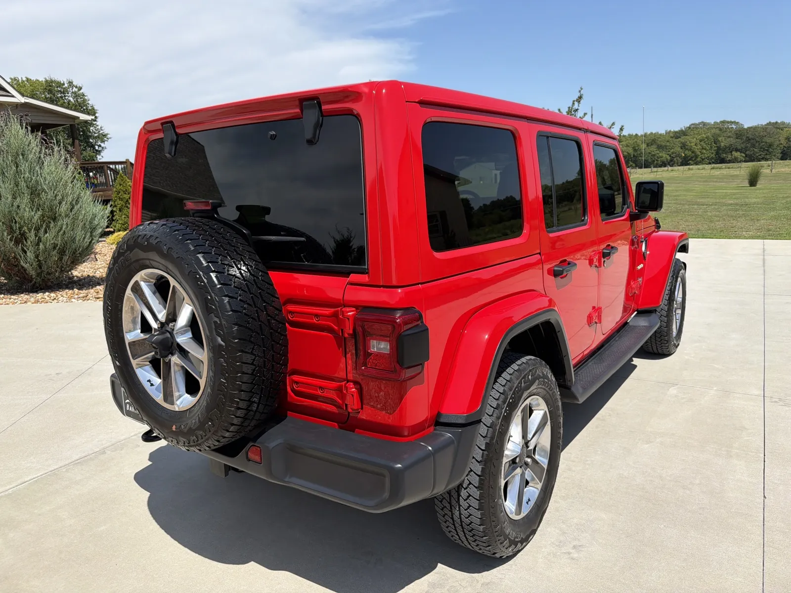 More photos of 2018 Jeep Wrangler Unlimited All New Sahara Sport Utility 4D at Banks Motors LLC, MO