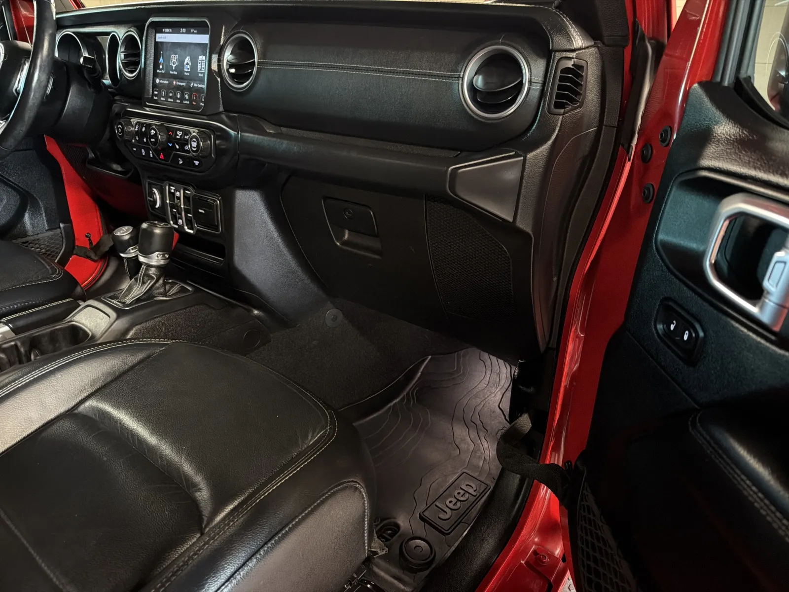 Jeep Wrangler photo 18