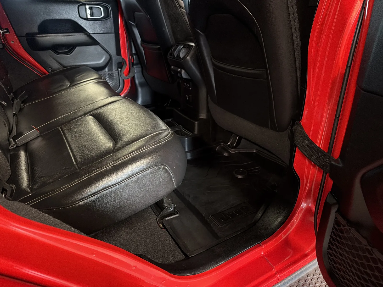 Jeep Wrangler photo 30