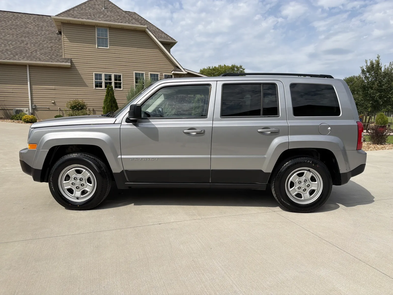 Photos of 2015 Jeep Patriot Sport SUV 4D for sale in Clinton, MO at Banks Motors LLC