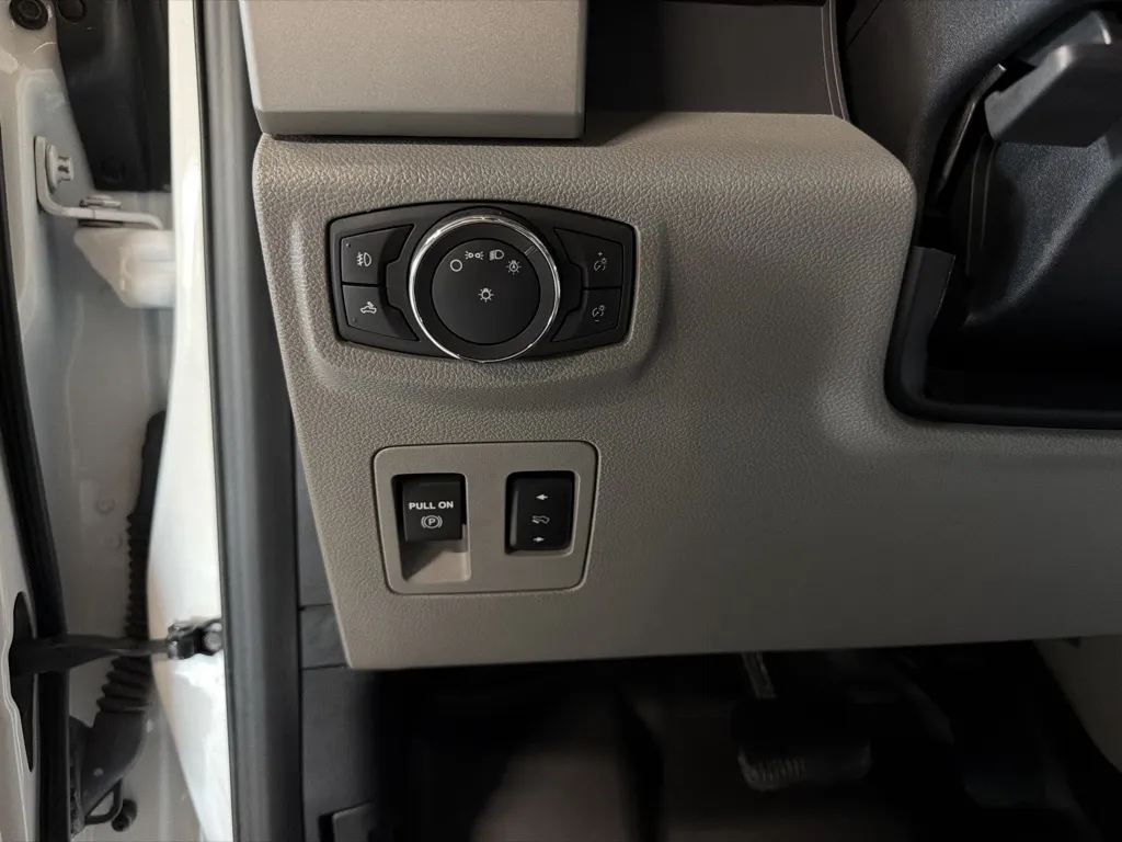 Ford F-150 photo 32